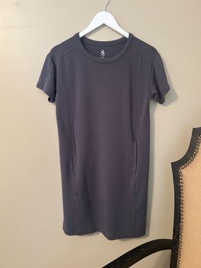 Women's Short Sleeve Crewneck Dress in Charcoal